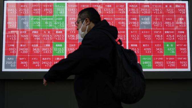 Asian shares fall, yen hits high amid US tariff worries