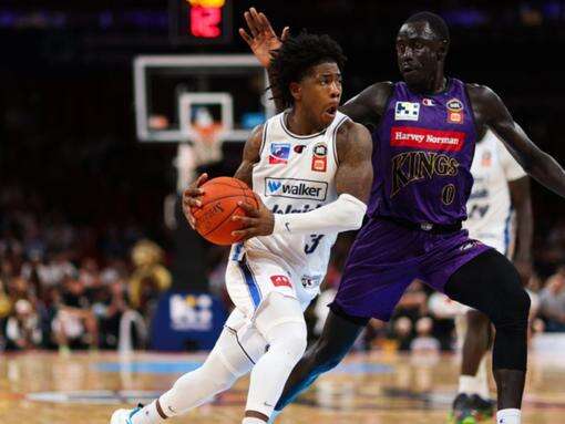 Davis, Harrell fire Sixers to finals upset of Kings