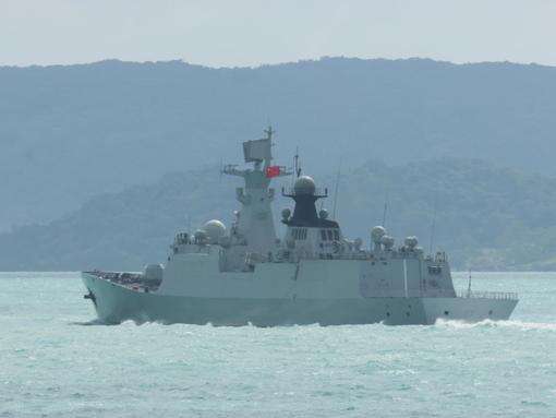 Alarm bells as Chinese warships off Aus