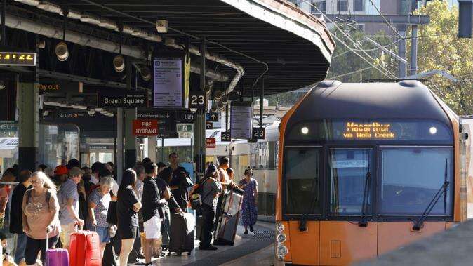 Fifth day of confusion for city commuters