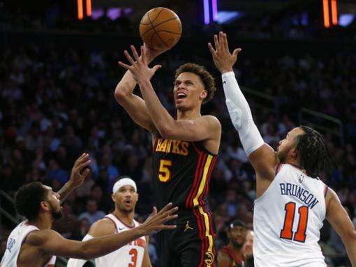 New York Knick it with seconds to go against Hawks