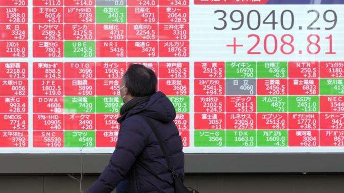 Asia shares becalmed, US dollar on the back foot