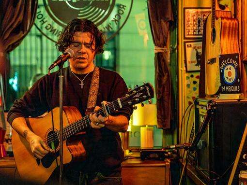 The View's Kyle Falconer plays surprise gig at Covent Garden pub