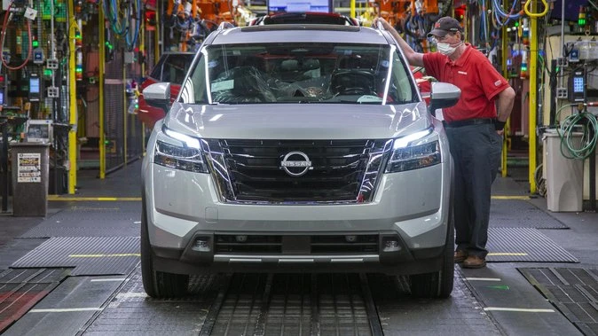Nissan to close factories, cut thousands of jobs as financial woes worsen