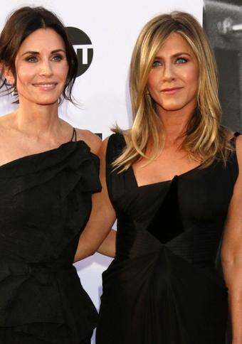 Courteney Cox hails Friends co-star Jennifer Aniston as a 'friend for life'