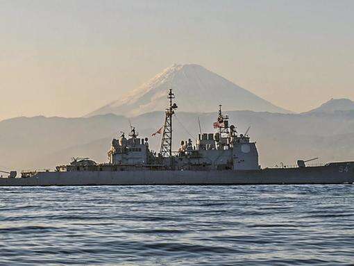 US Navy ships in Taiwan Strait sparks anger from China