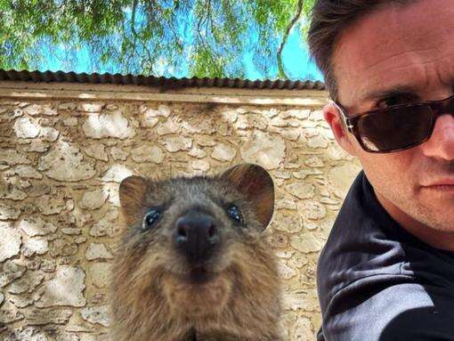 Hollywood star shares selfie with Aussie icon