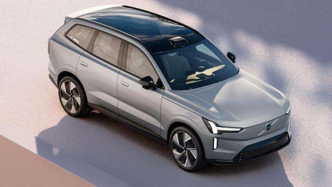 2025 Volvo EX90 price and specs