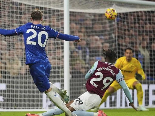 Blues back up to fourth in EPL after downing Hammers