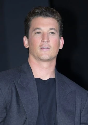 Miles Teller not cheering on Travis Kelce at this year's Super Bowl