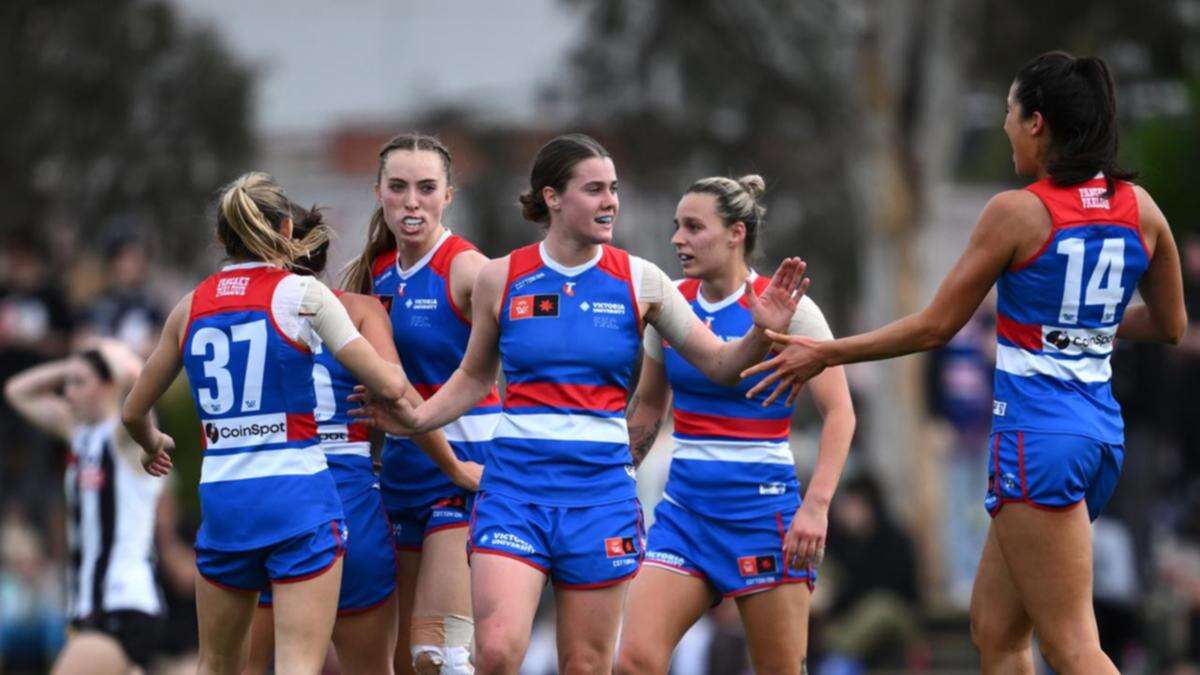 Bulldogs smash Magpies for first AFLW win of season