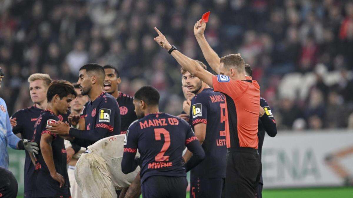 Mainz win spiteful league clash against Augsburg