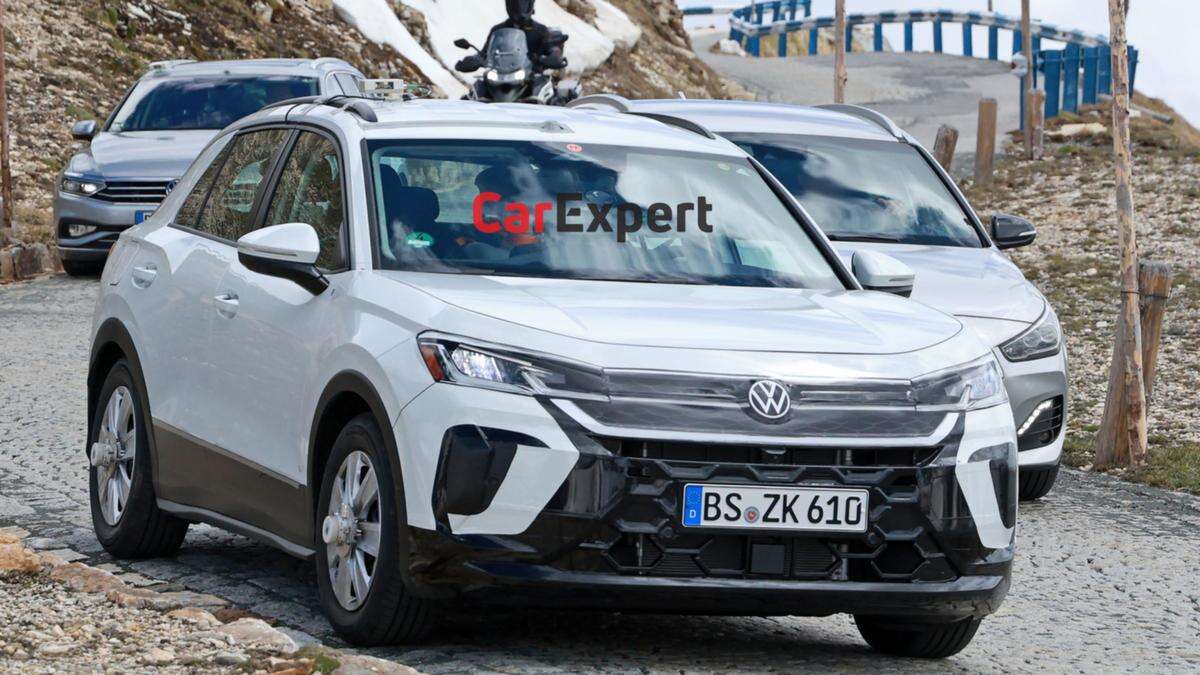 2025 Volkswagen T-Roc: Top-selling SUV spied alongside older sibling