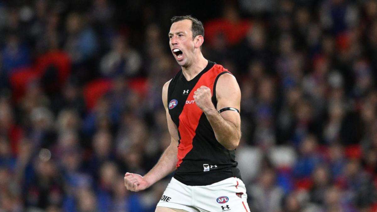 Record-breaking ruck Todd Goldstein to play on in 2025