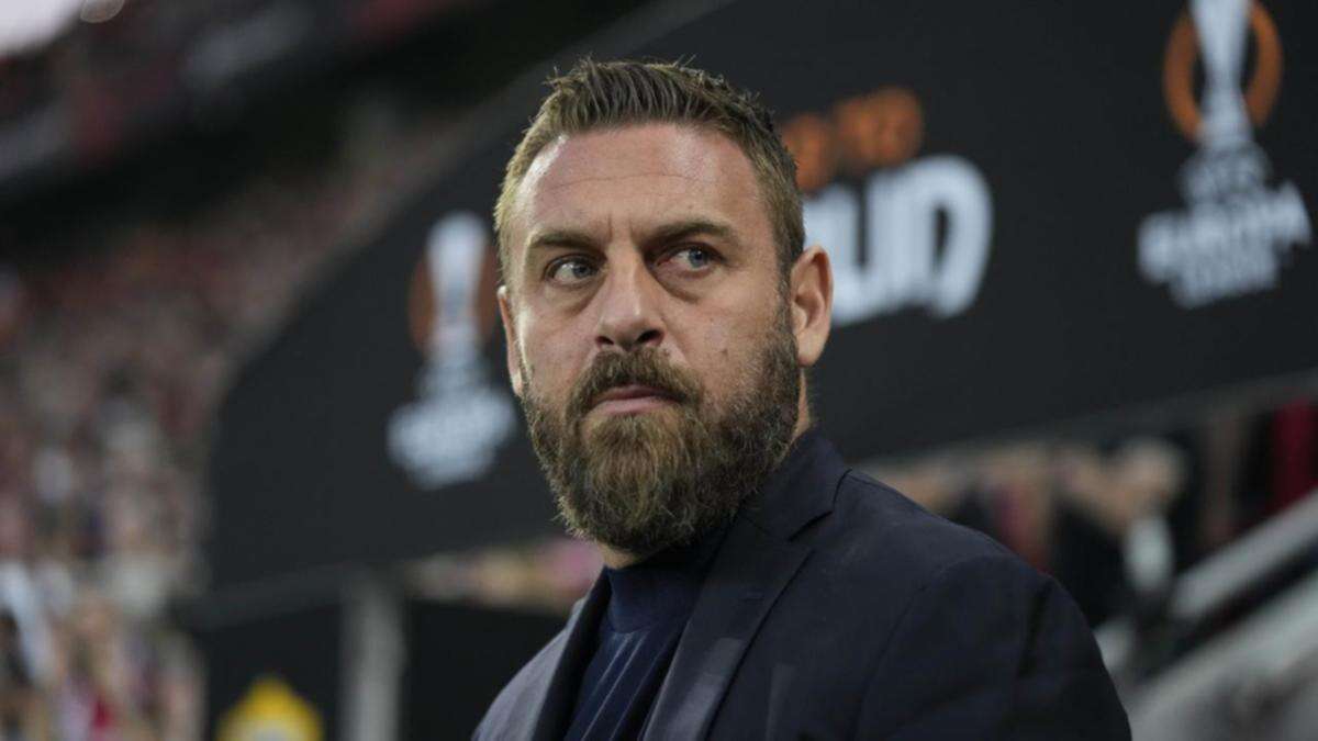 Roma sack coach De Rossi after winless season start