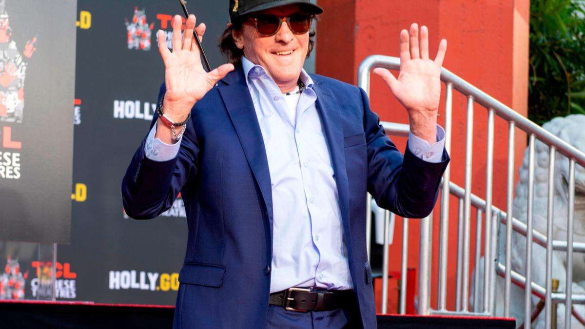 Michael Madsen files for divorce