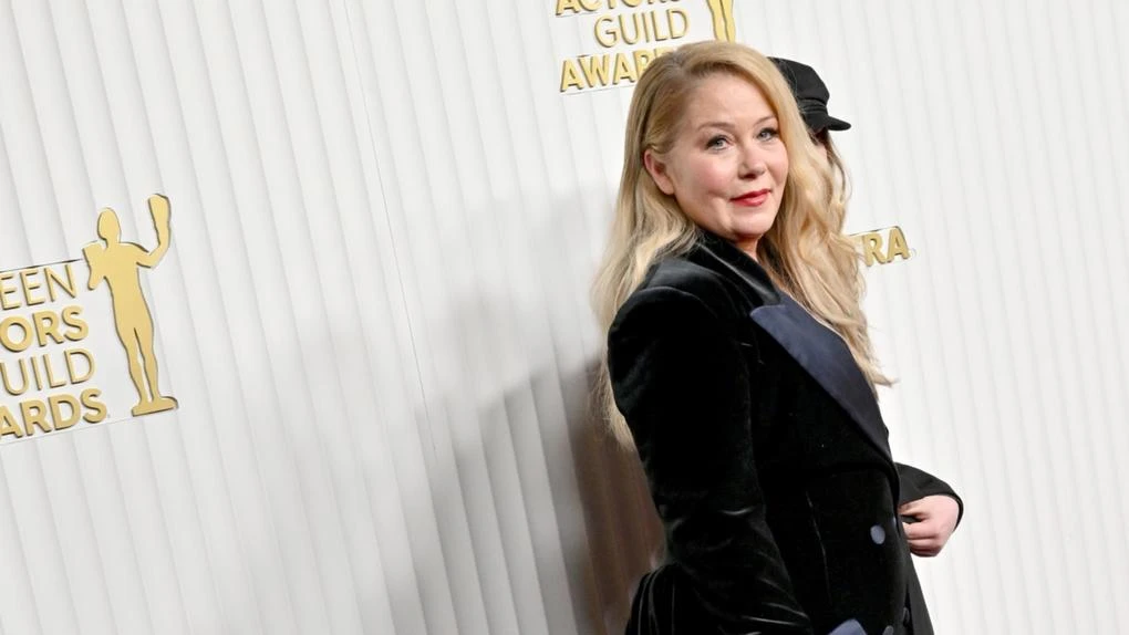 Christina Applegate reveals her dad passed away 'a week ago'