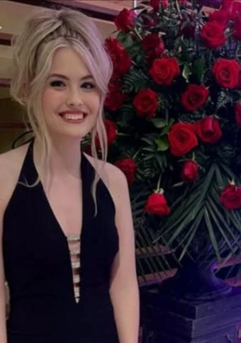 Anna Nicole Smith's daughter wore late mother's dress to feel like she was 'getting a hug' from her