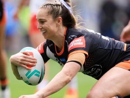 Fantastic four more as Apps inks huge NRLW extension