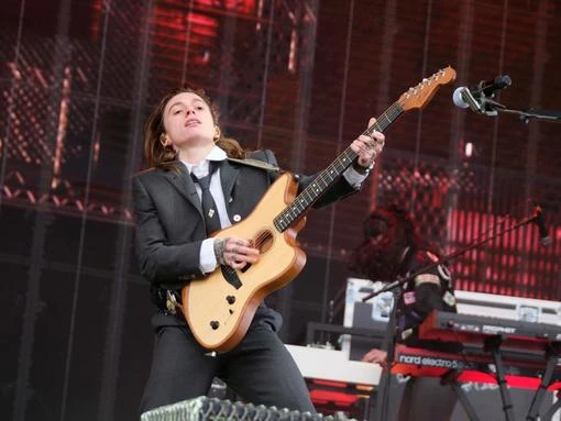 Julien Baker quits tour 'focus on her mental health'