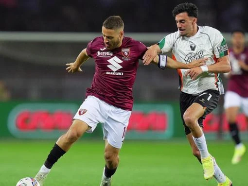 Late Torino penalty keeps Venezia in Serie A drop zone