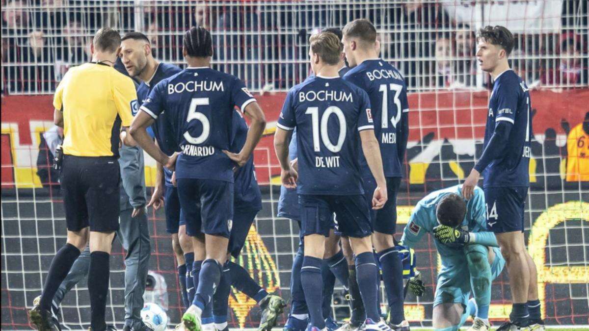 Bochum keeper out of hospital after being hit by object