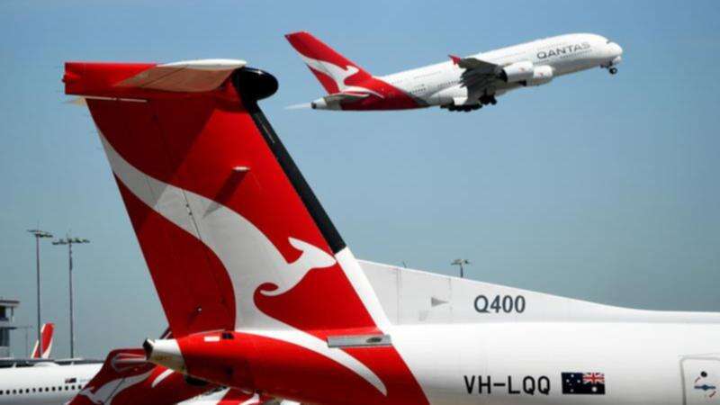 breakingFlight chaos expected as Qantas engineers walk off job