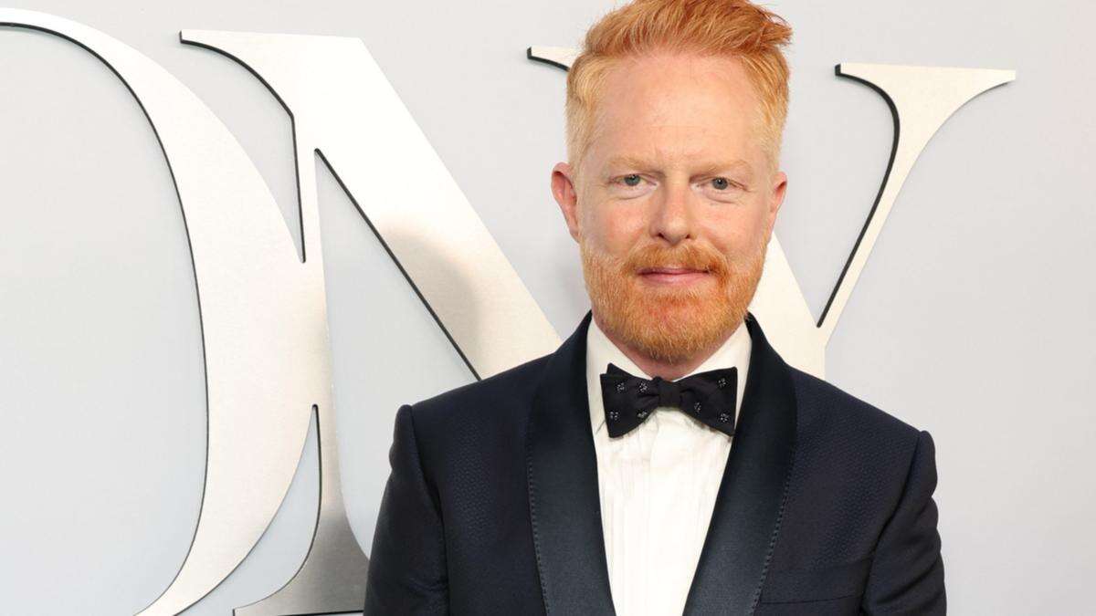 Jesse Tyler Ferguson has lost touch with his TV daughter he reveals she ignores his calls