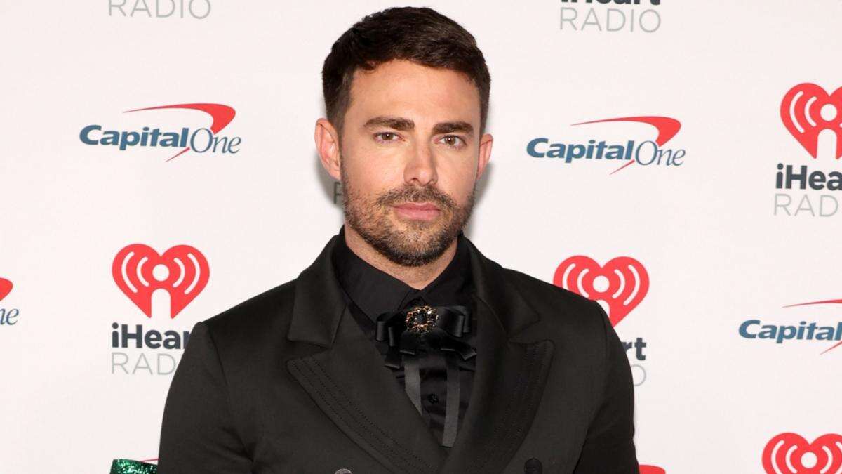 Mean Girls star Jonathan Bennett reveals why he doesn't decorate for Christmas