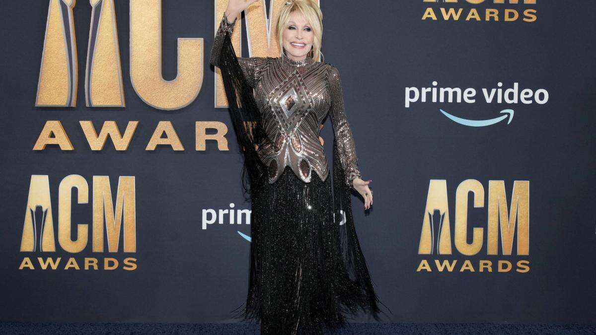 Dolly Parton issues open casting call for Broadway show