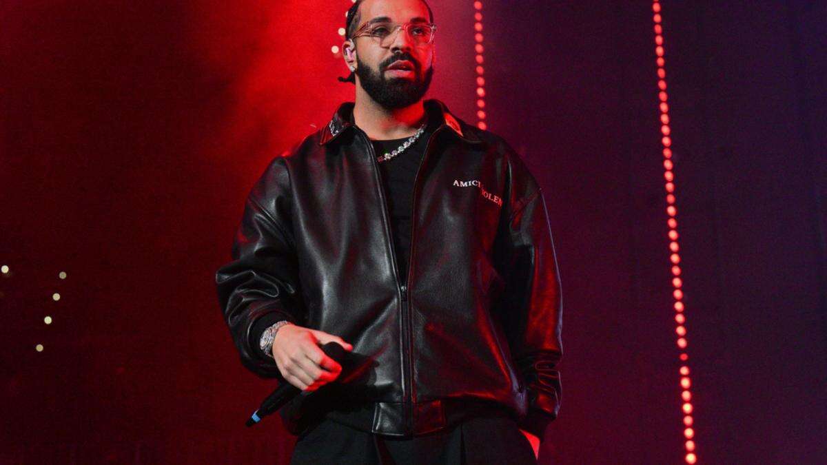 Drake donates 10k to lookalike contest winner