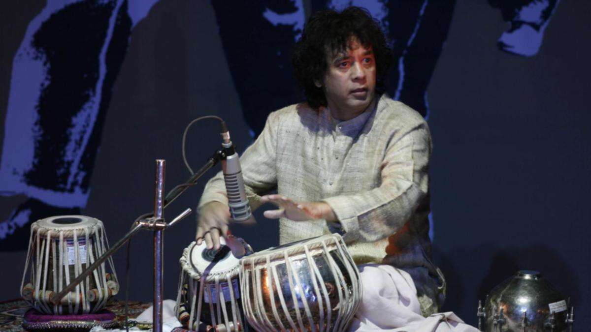 'Dancing fingers' tabla maestro Zakir Hussain dies