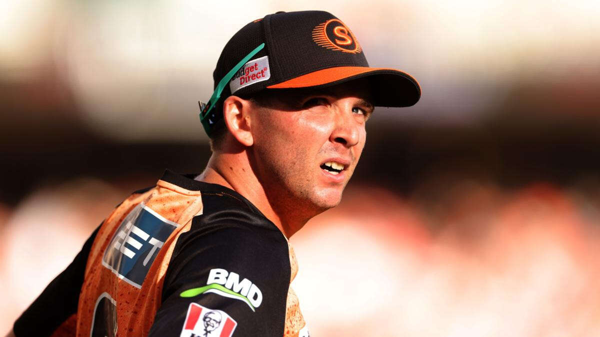 Scorchers lose star paceman for Renegades clash