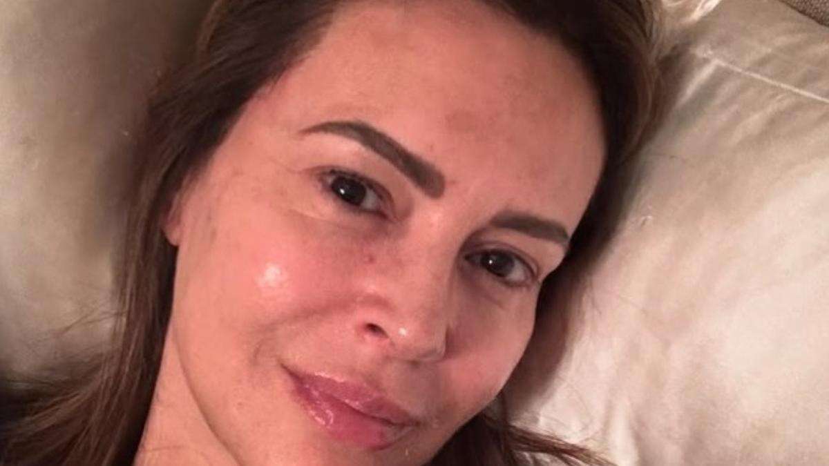 Alyssa Milano expresses 'love' for social media trolls