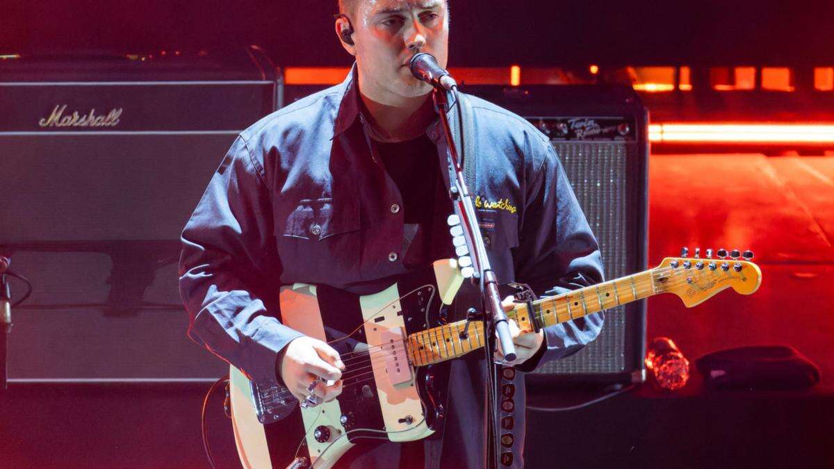 Sam Fender cancels rest of tour after haemorrhaging vocal cord