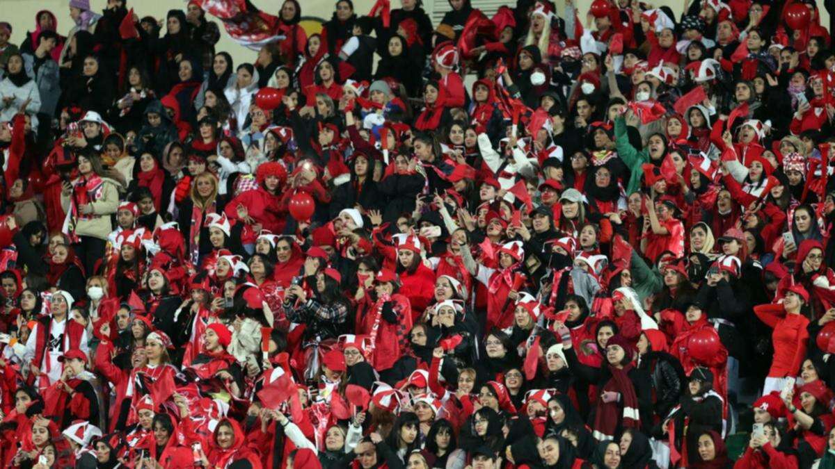 FIFA chief hails women-only crowd at Iranian clash