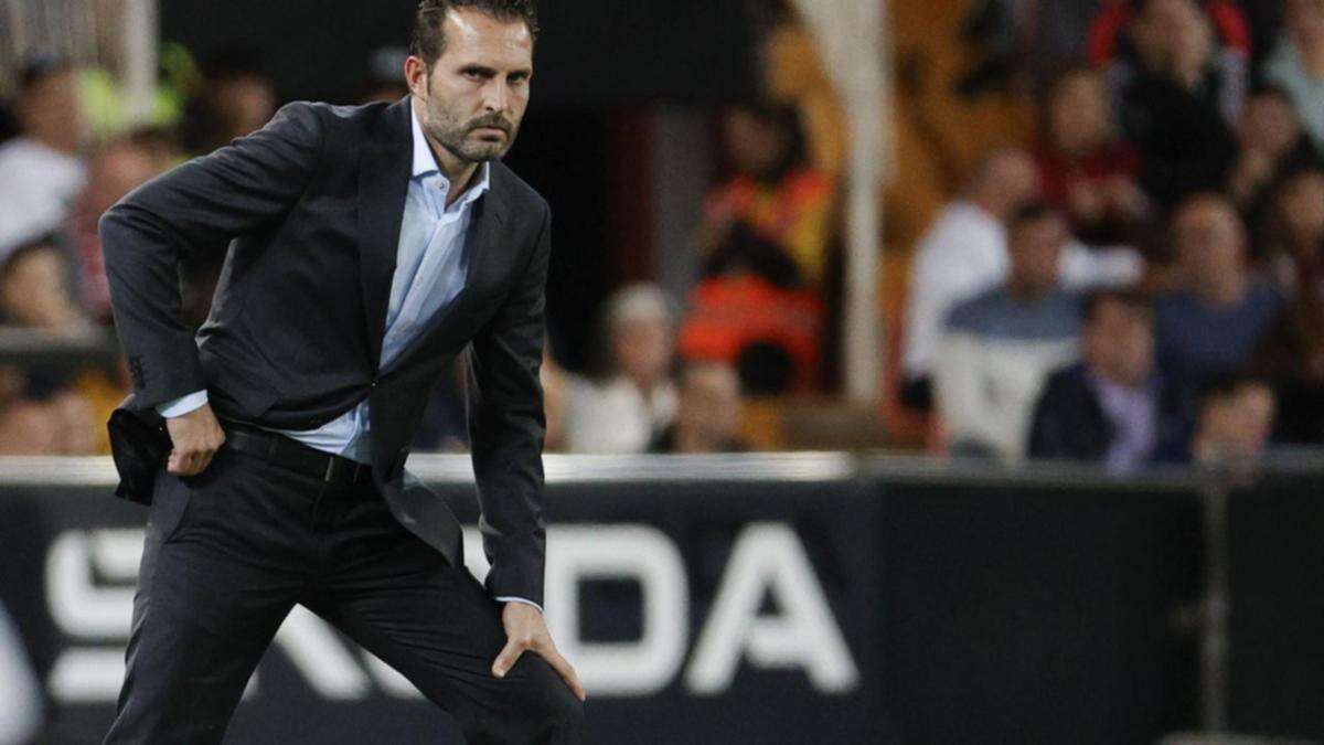 Relegation threatened Valencia sack manager Baraja