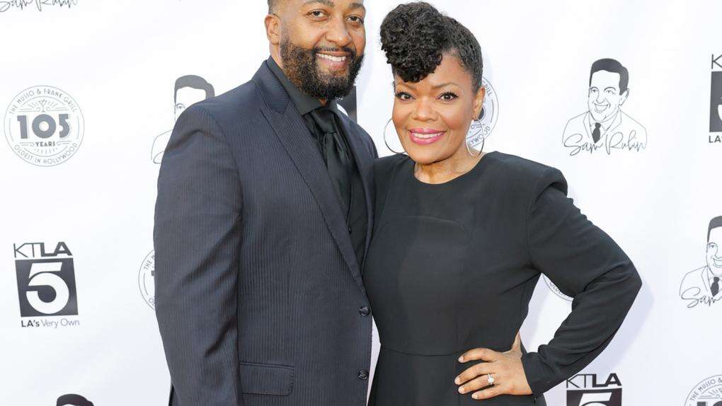 Former Drake and Josh star Yvette Nicole Brown marries Anthony Davis