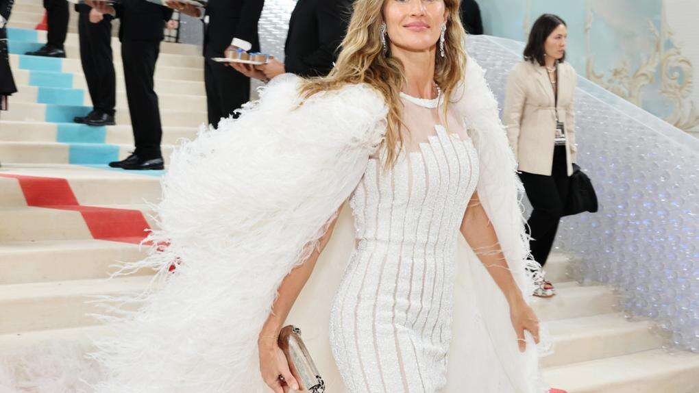 Gisele Bundchen pregnant with baby number three