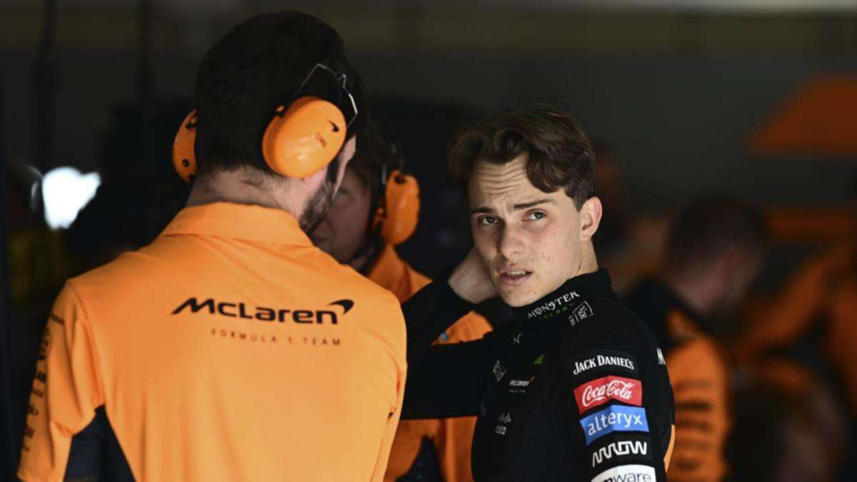 Flattered Piastri shuts down talk of move from McLaren