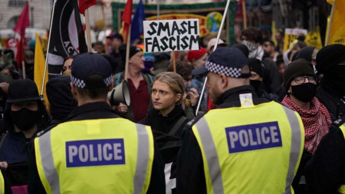 Heavy police presence as rival London marches kick off