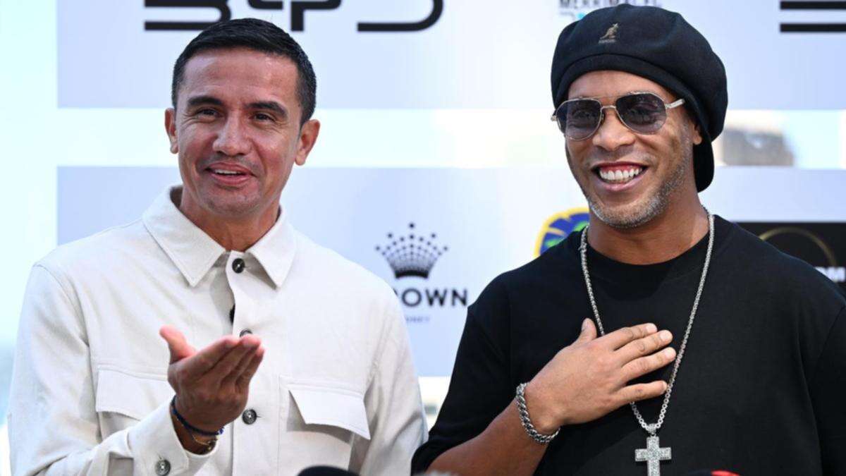 Cahill sells a dream with fallen golden boy Ronaldinho