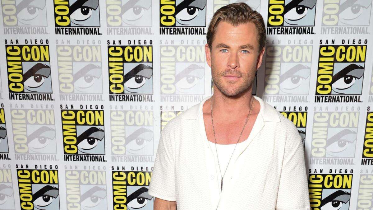 Chris Hemsworth 'in talks to play Prince Charming'