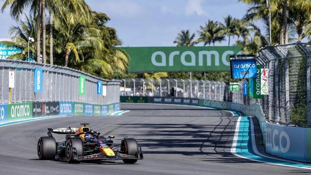 Verstappen claims pole to cap perfect day at Miami GP