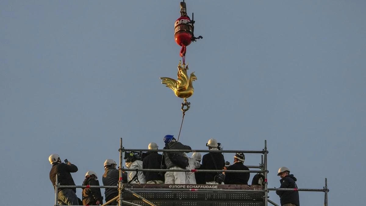 New Notre-Dame rooster in place as renovation near end