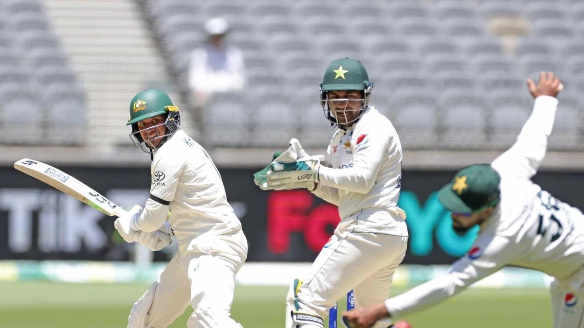 Khawaja bruised but kicking on as Australian lead grows