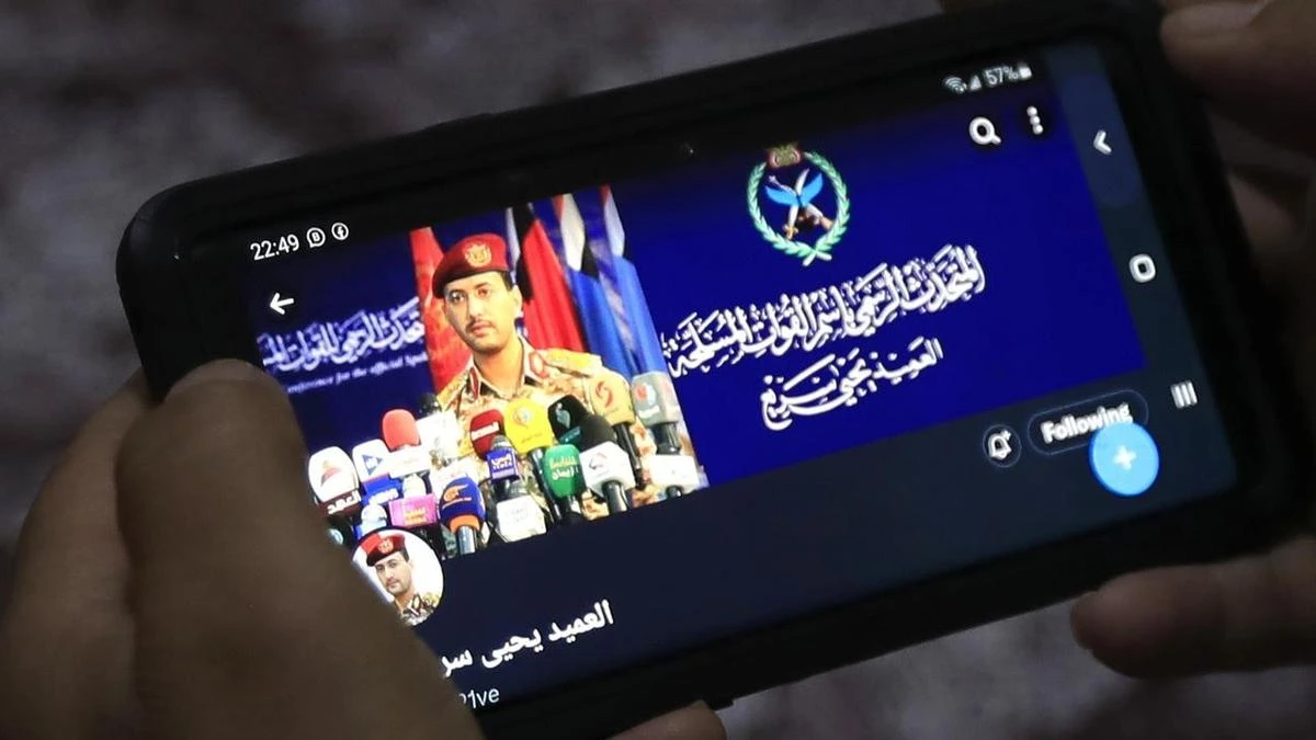 Attacks from Houthi-controlled Yemen 'hit two ships'