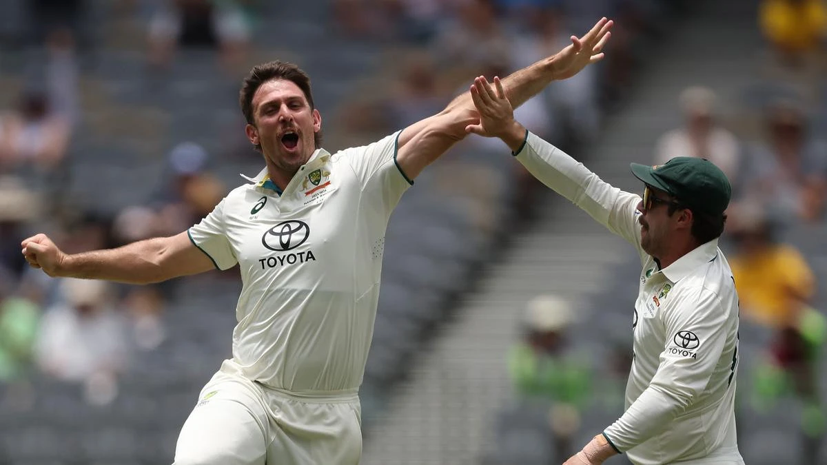 Australia end dreary session with bang to take control