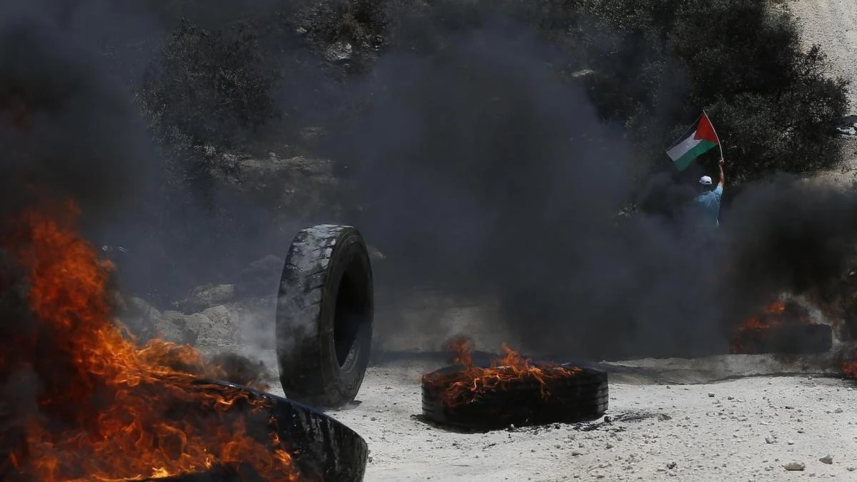 Palestinian teen killed in Israeli clashes