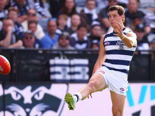 Neale out to take Cats keys from Hawkins